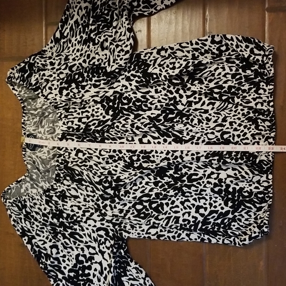 Scoop Womens Black White Zebra Print Longsleeve Shirt - Picture 6 of 10